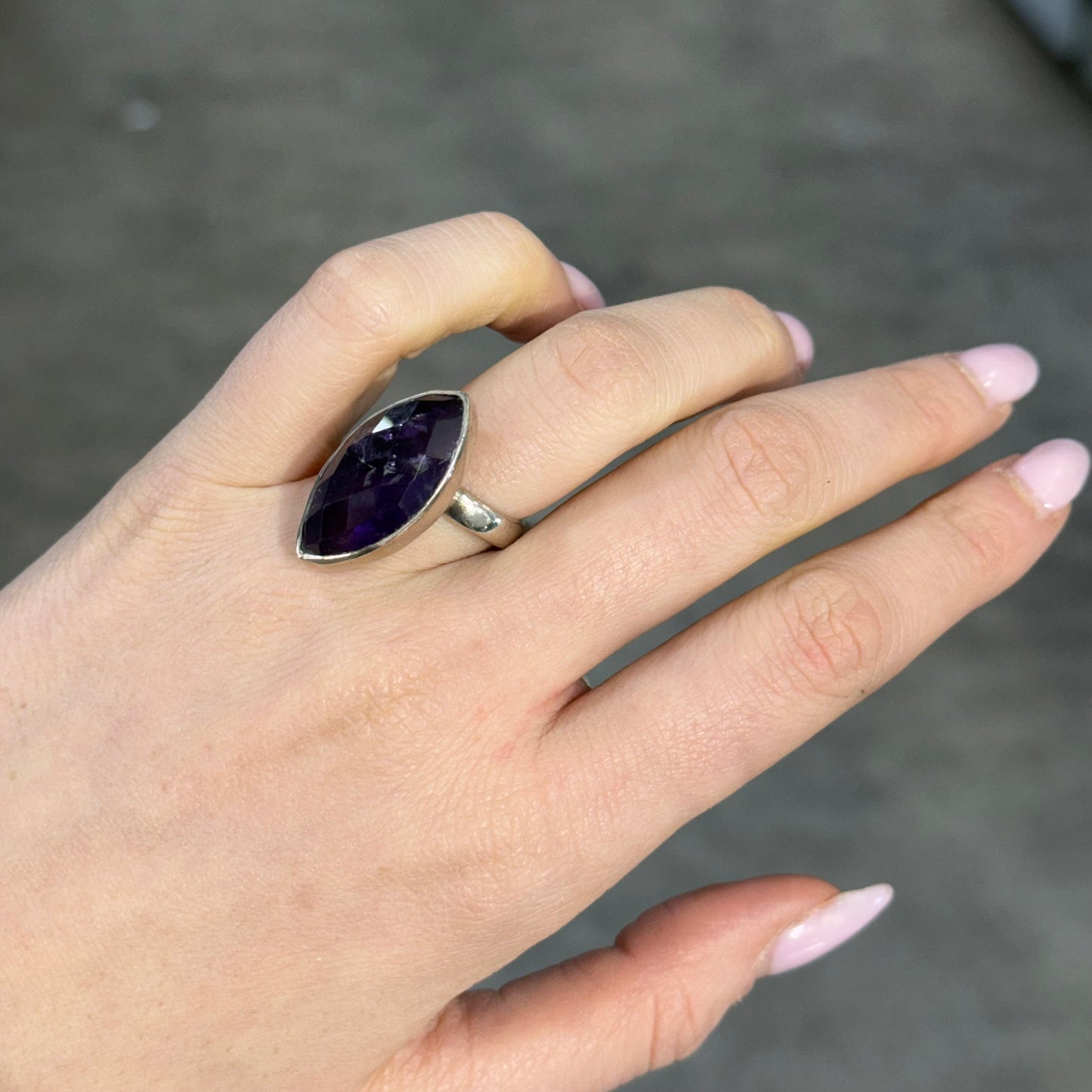 Anello Argento e Ametista Naturale Sfaccettata