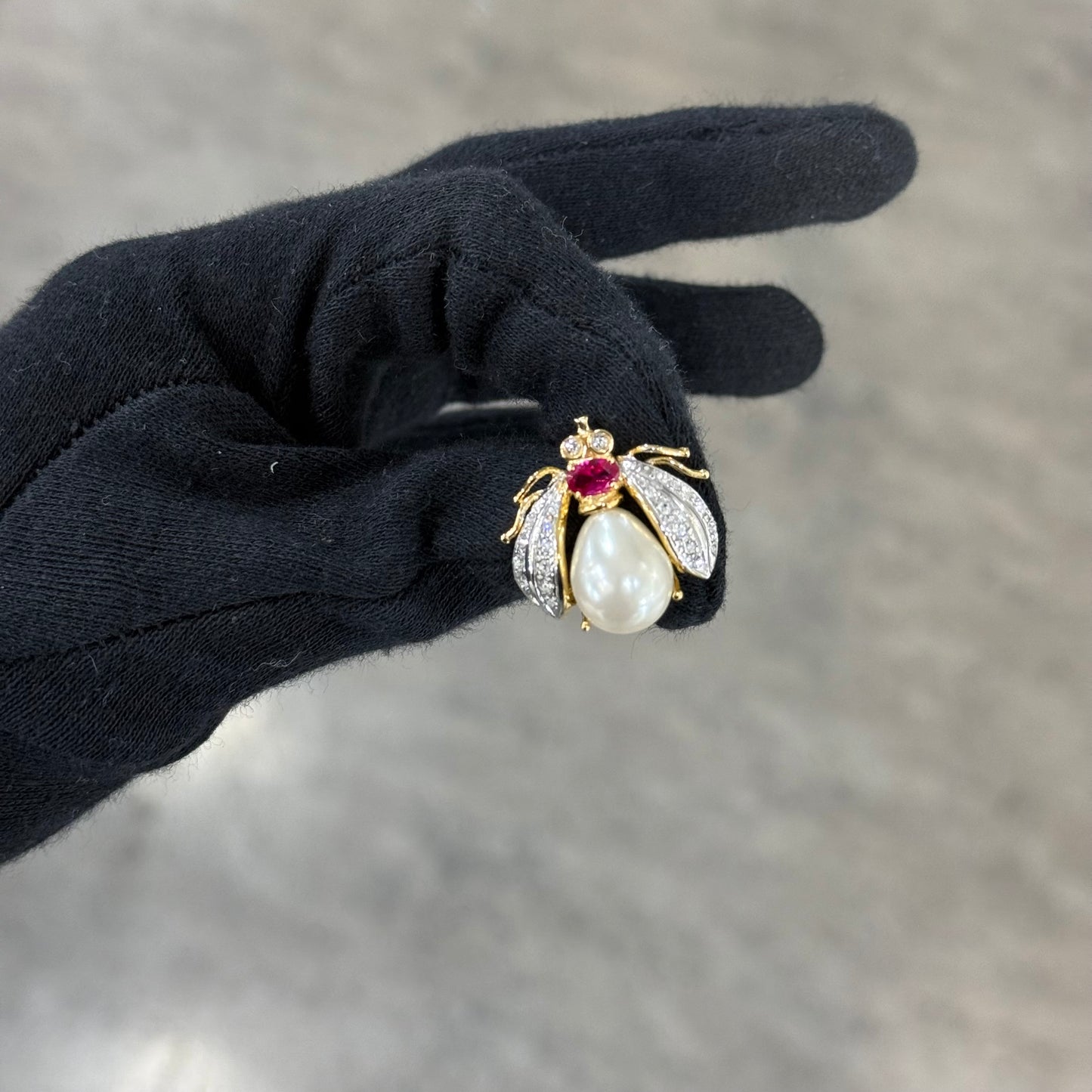 SPILLA APE REGINA RUBINO