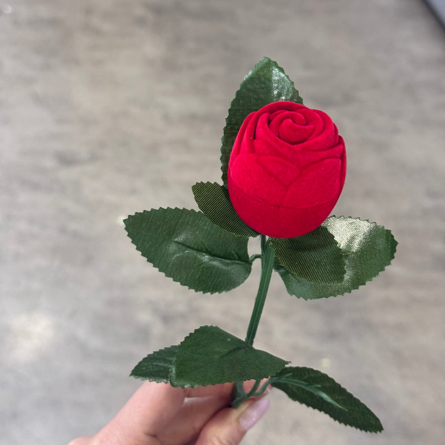 Anello Solitario Brillante collezione Rose 6/12