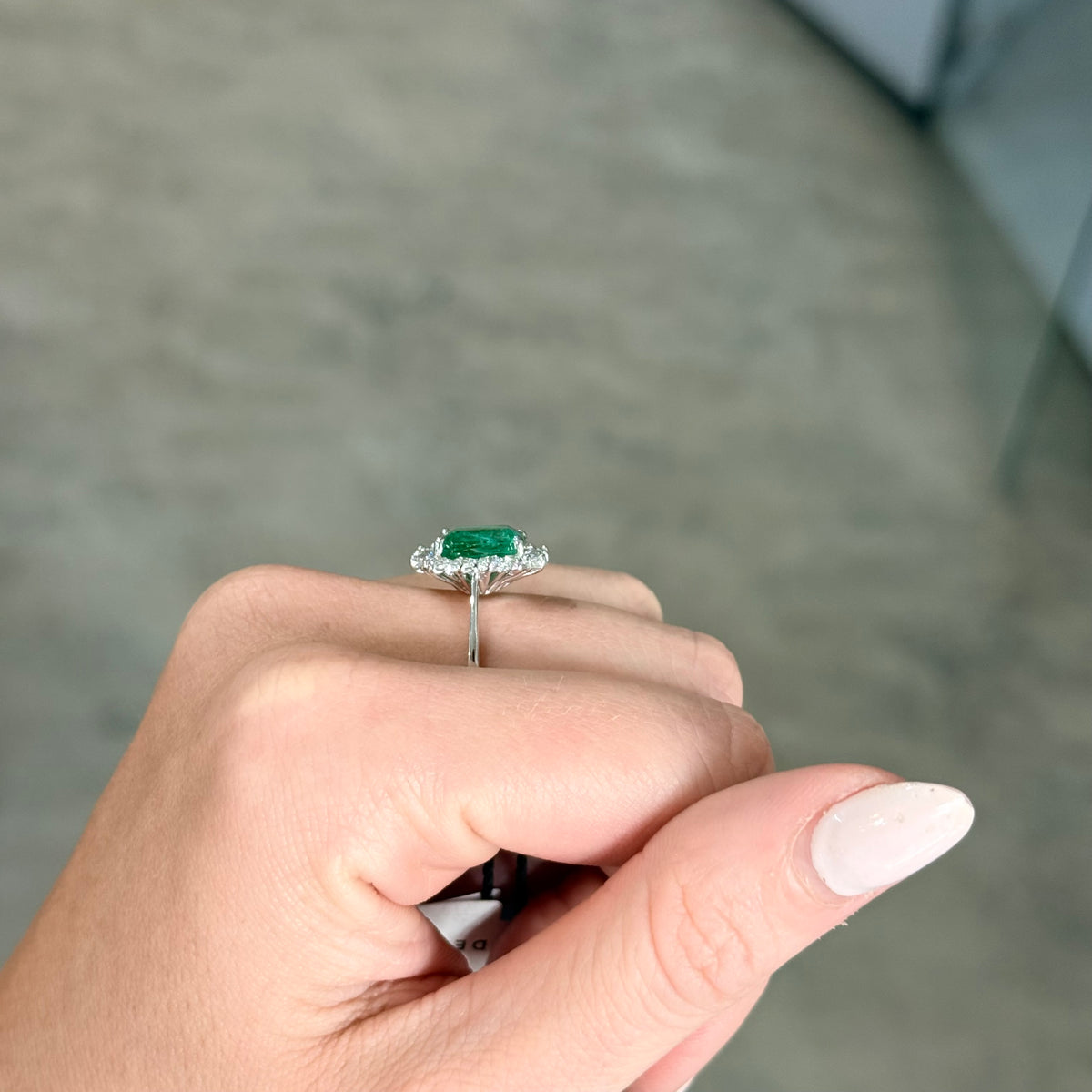 Anello regina Smeraldo – Gioielleria Baiardi Novara – foto 4