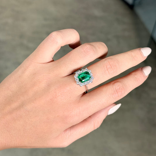 Anello regina Smeraldo – Gioielleria Baiardi Novara