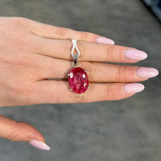 Ciondolo in Argento 925 e Radice di Rubino