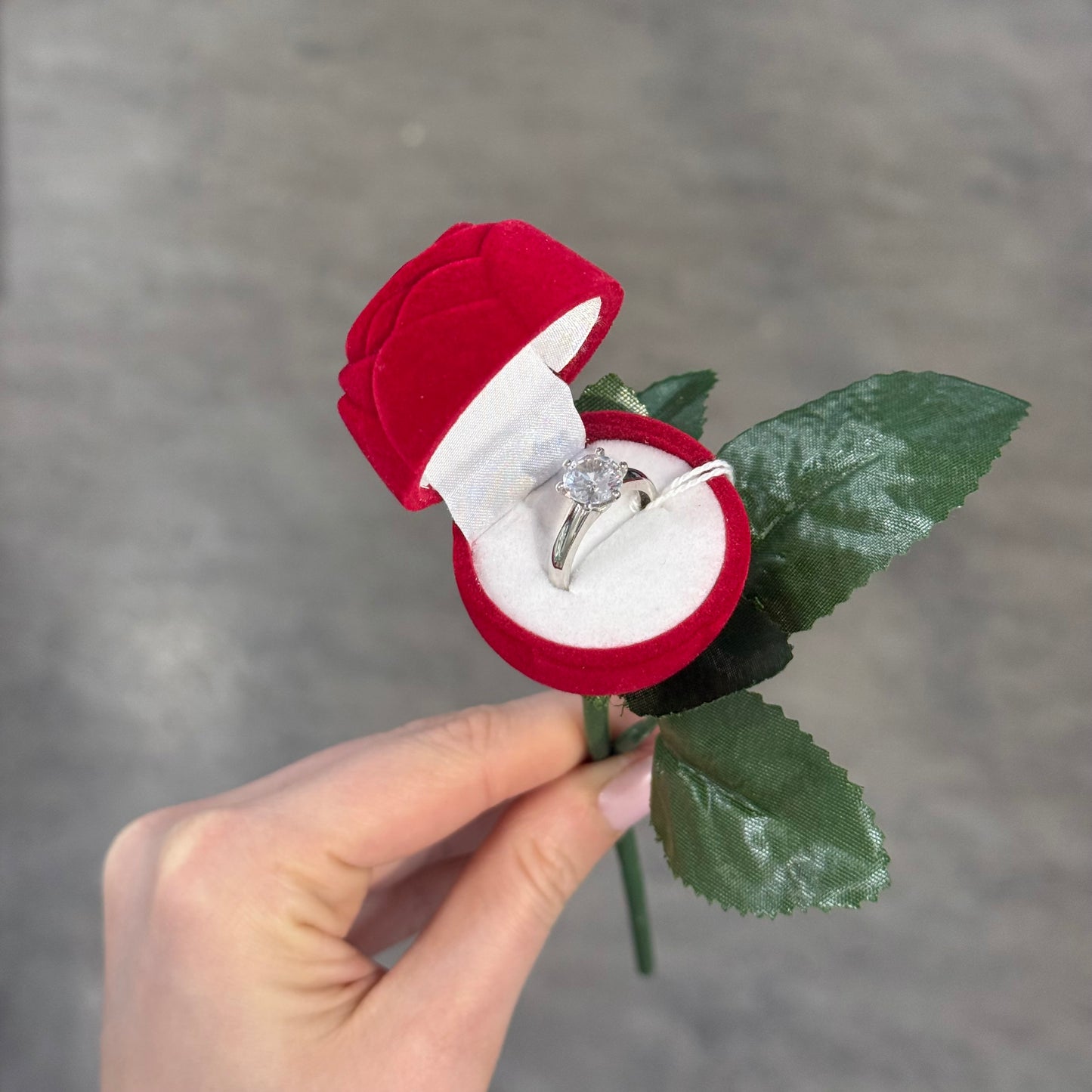 Anello Solitario Brillante collezione Rose 6/12