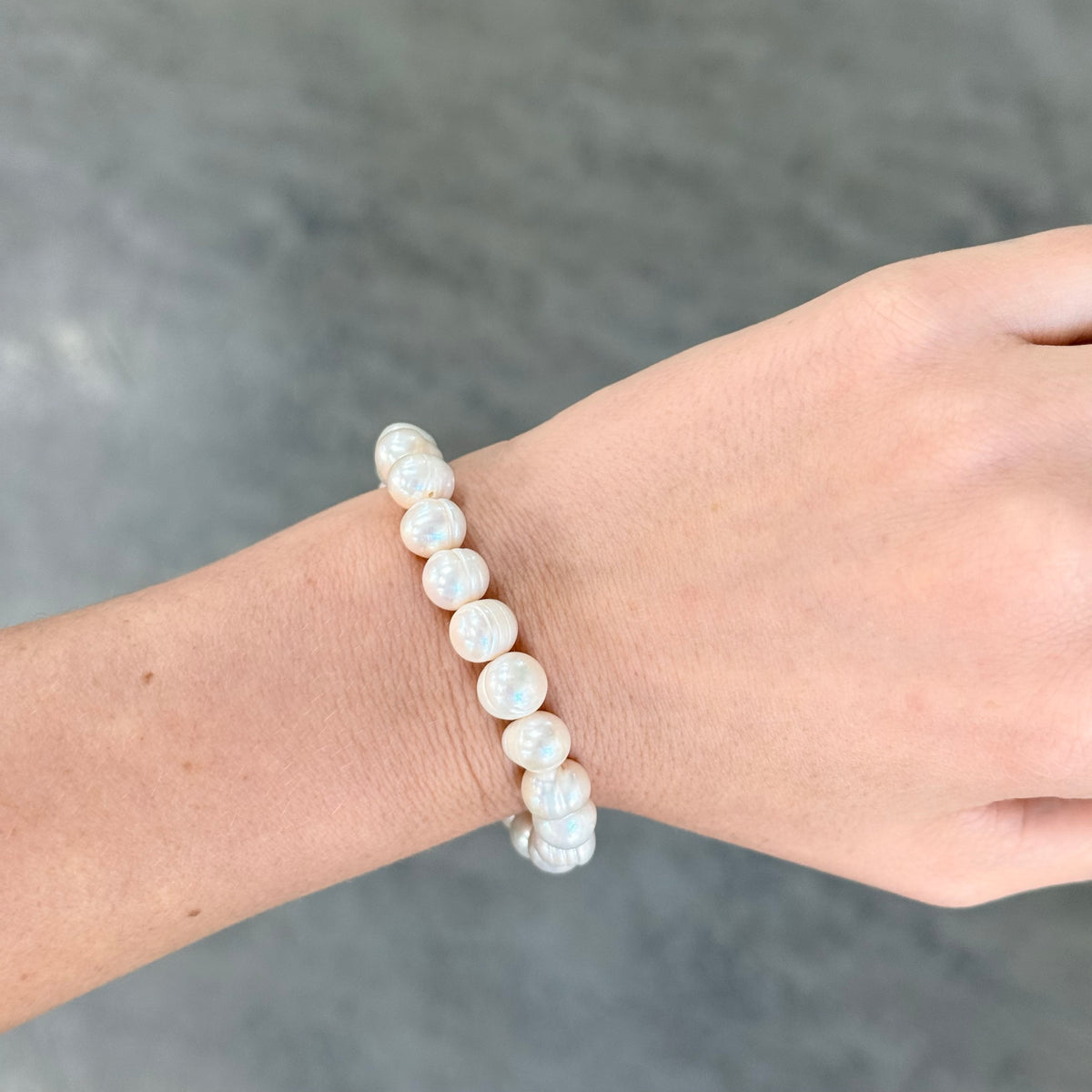 Bracciale in perle naturali di fiume su filo elastico